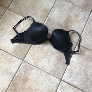 VS Black Bra ~ 32 DDD